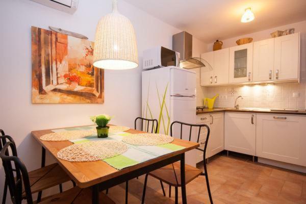 Apartments Mediteranea 바슈카 외부 사진
